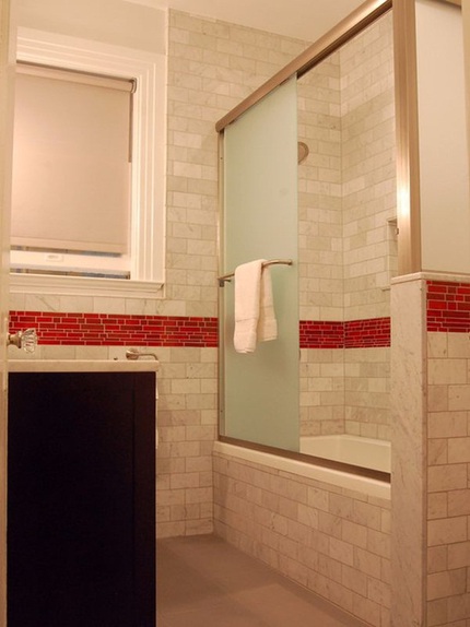 6 cách bài trí phòng tắm ấn tượng với gam màu đỏ 4