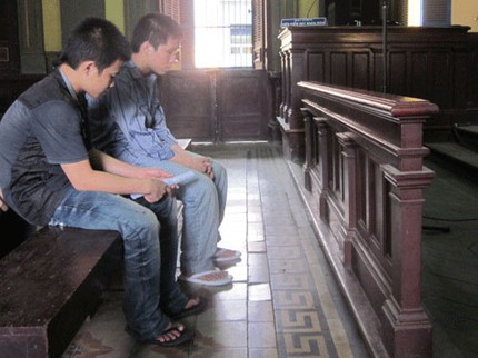 Những chuyện hi hữu về "y&ecirc;u r&acirc;u xanh" 3