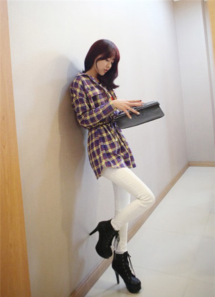 Biến tấu mới lạ với sơ mi kẻ sọc cho n&agrave;ng c&ocirc;ng sở 13