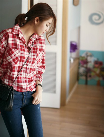 Biến tấu mới lạ với sơ mi kẻ sọc cho n&agrave;ng c&ocirc;ng sở 9