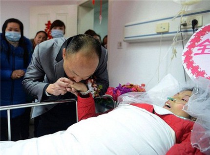 X&uacute;c động những chuyện t&igrave;nh vượt qua ranh giới sống chết 5
