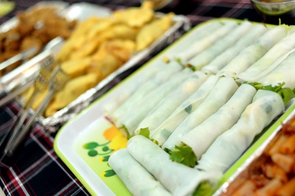 No bụng với buffet qu&agrave; vặt phố L&yacute; Văn Phức 10